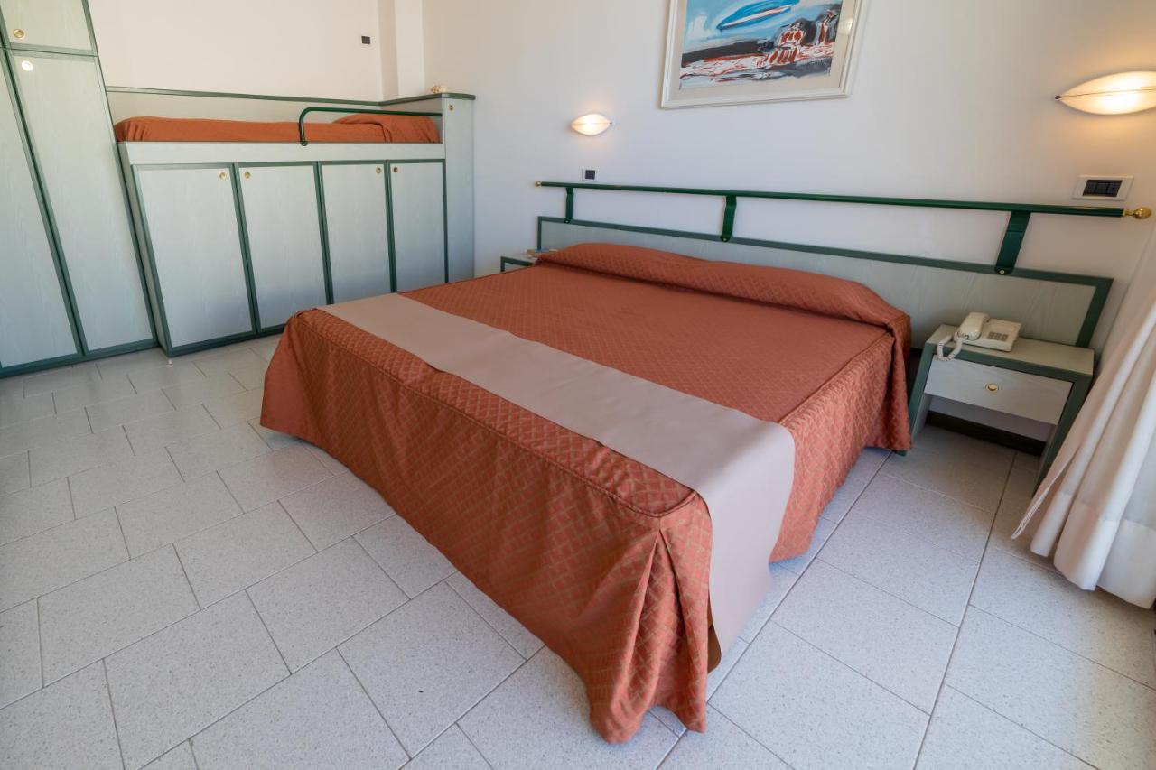 Aparthotel Club House